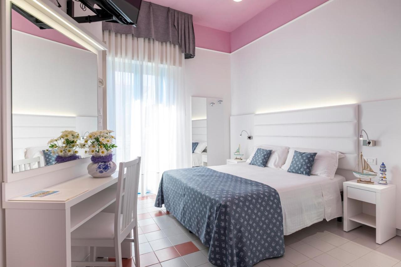 Hotel Eliseo Μπελάρια-Ιτζέα Μαρίνα Εξωτερικό φωτογραφία