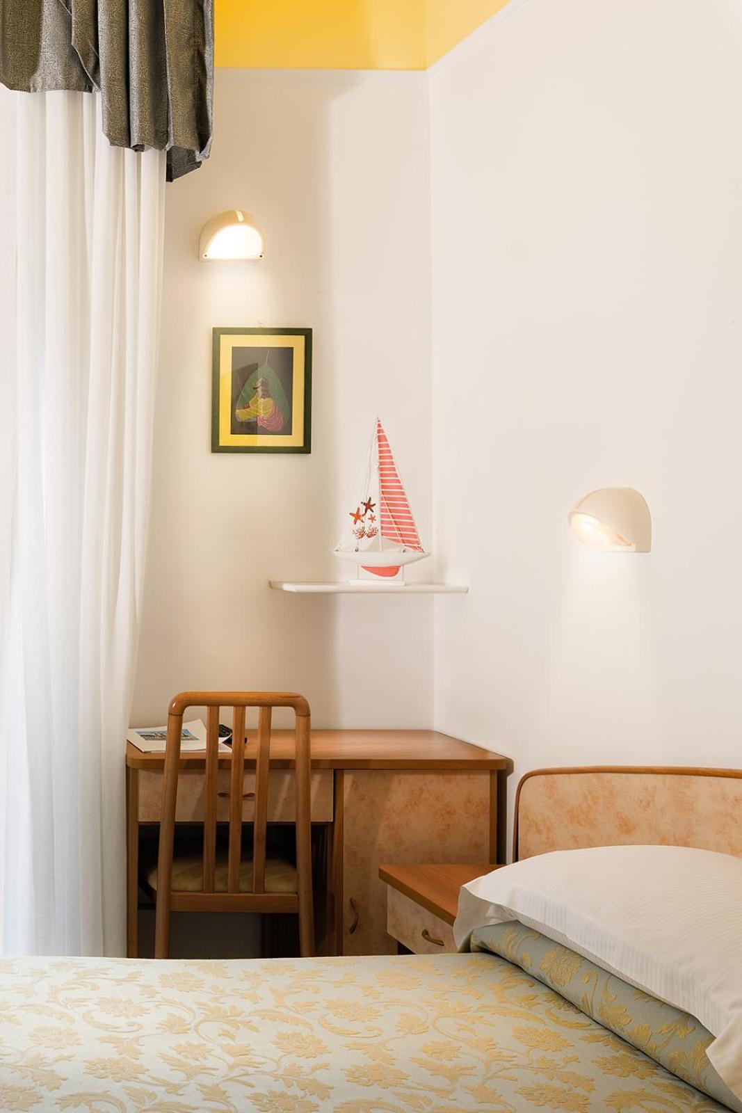 Hotel Eliseo Μπελάρια-Ιτζέα Μαρίνα Εξωτερικό φωτογραφία