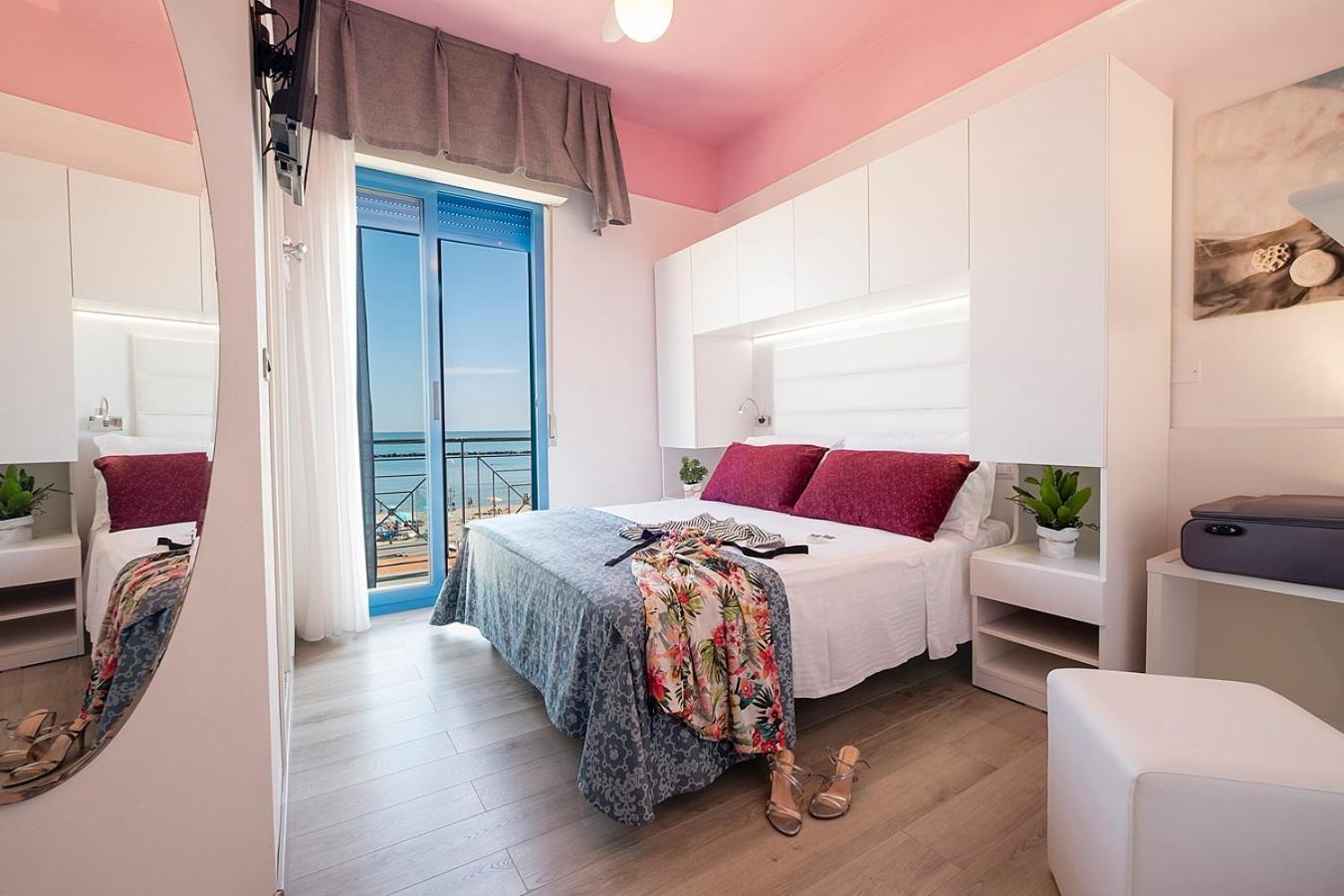 Hotel Eliseo Μπελάρια-Ιτζέα Μαρίνα Εξωτερικό φωτογραφία